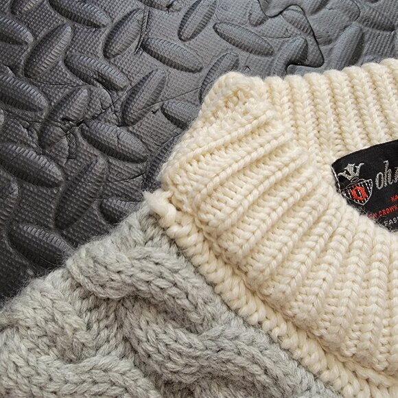 Vintage 100% Wool Cable Knit Ski Sweater, White Black Red Chevron Pattern, XL - Picture 11 of 16